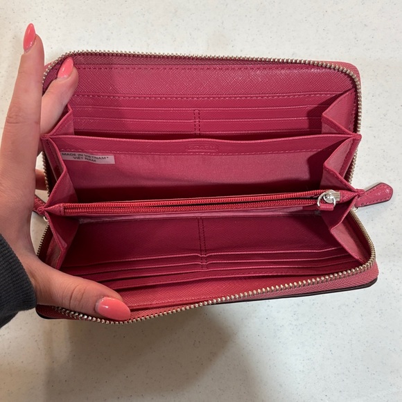 Coach Signature Tan and Pink Zip Wallet - Picture 2 of 3